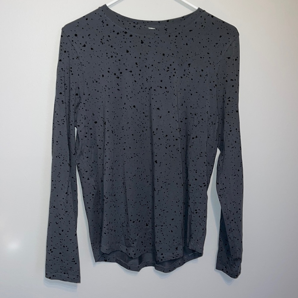 Lululemon long sleeve size 6